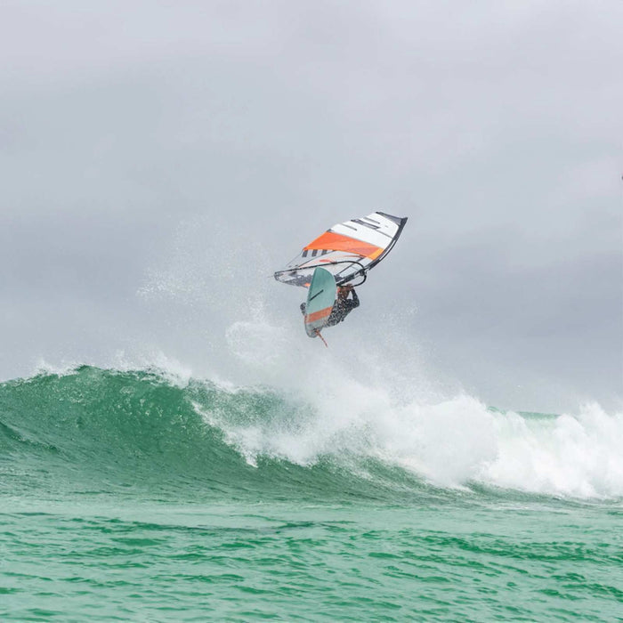Planche de Windsurf Freestyle Wave Ruban Noir 225x58cm 84l RRD 26FW84BR