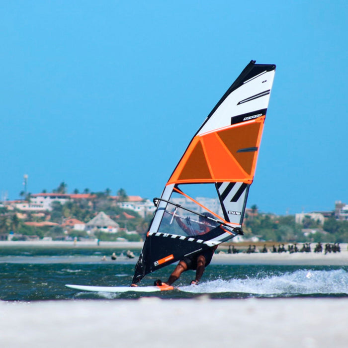 Planche de windsurf Trigger Ltd Pro Ligne 219x60cm 91l RRD 26TR91L